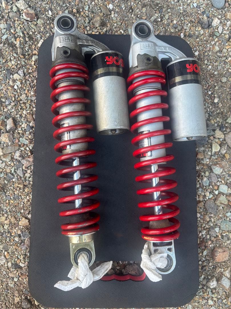 ヨシムラ　KYB　リアサスペンション