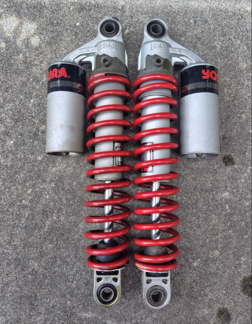 ヨシムラ　KYB　リアサスペンション