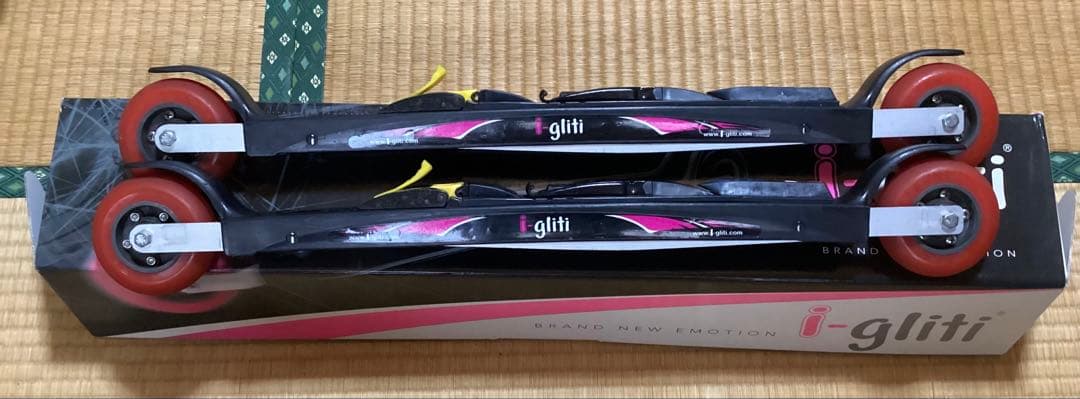 i-gliti スケーティングローラー　箱入り