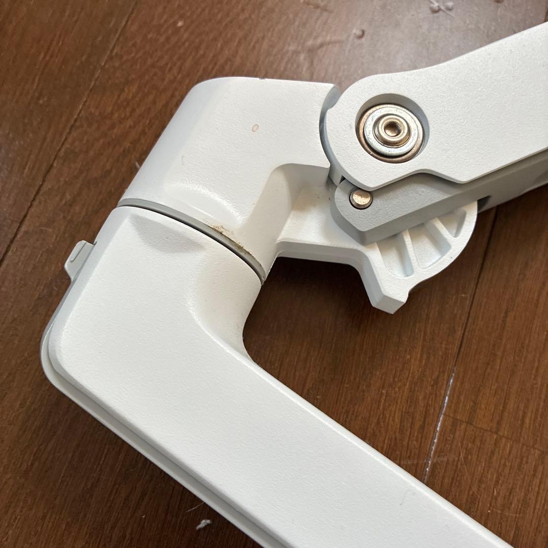 ergotron LX デスクマウントアーム　ホワイトと社外品デスク補強プレート