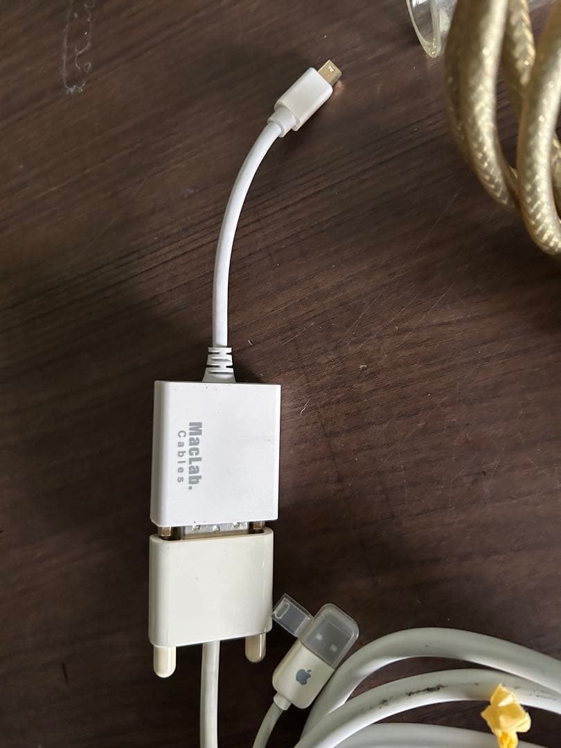 動作商品Apple Studio Display と付属品