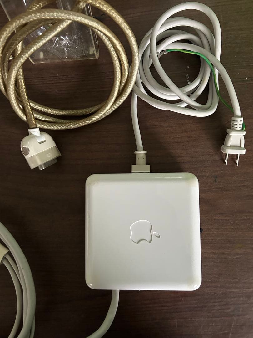 動作商品Apple Studio Display と付属品