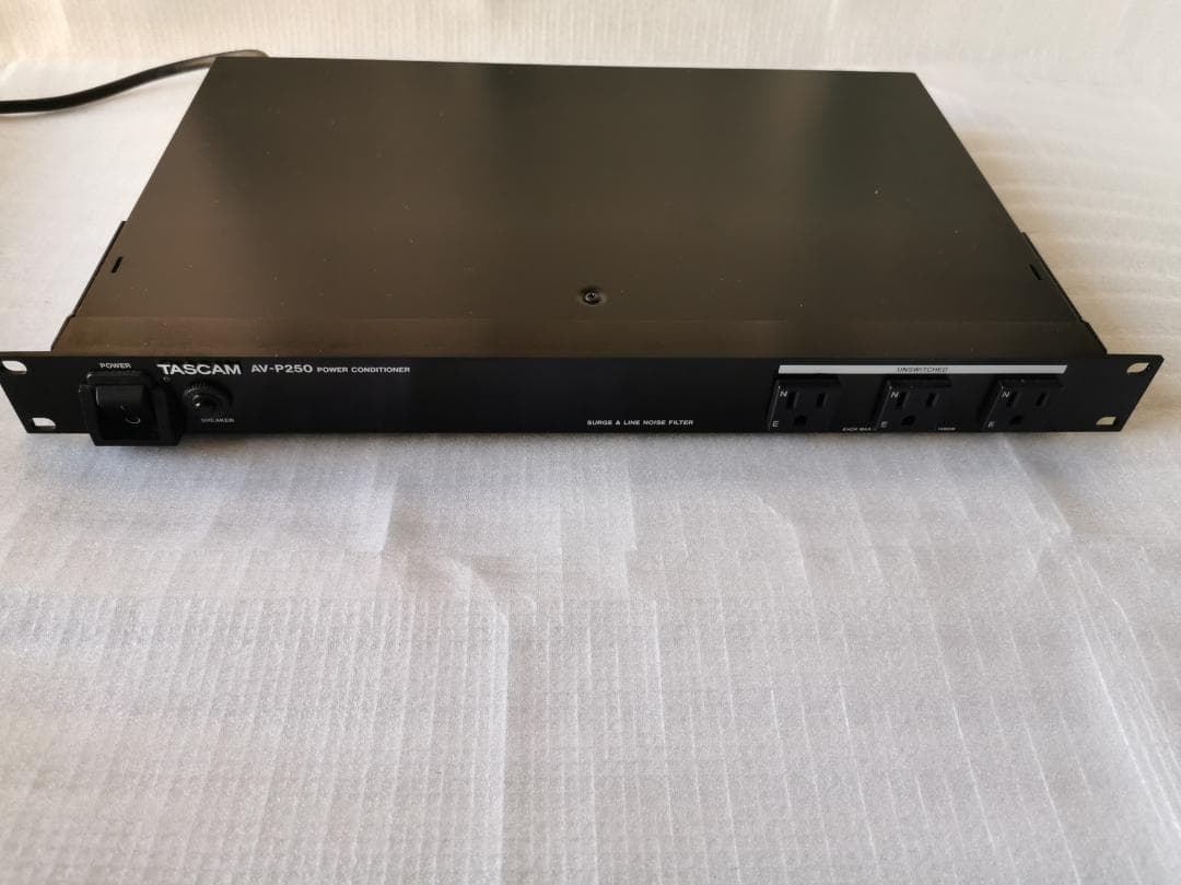 TASCAM AV-P250 パワーコンディショナー