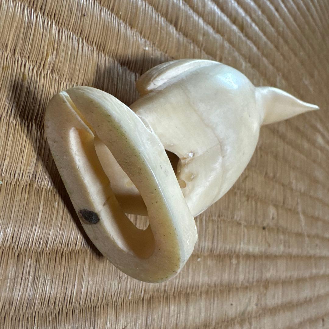 鯨の歯　鳥の彫刻 約15cm