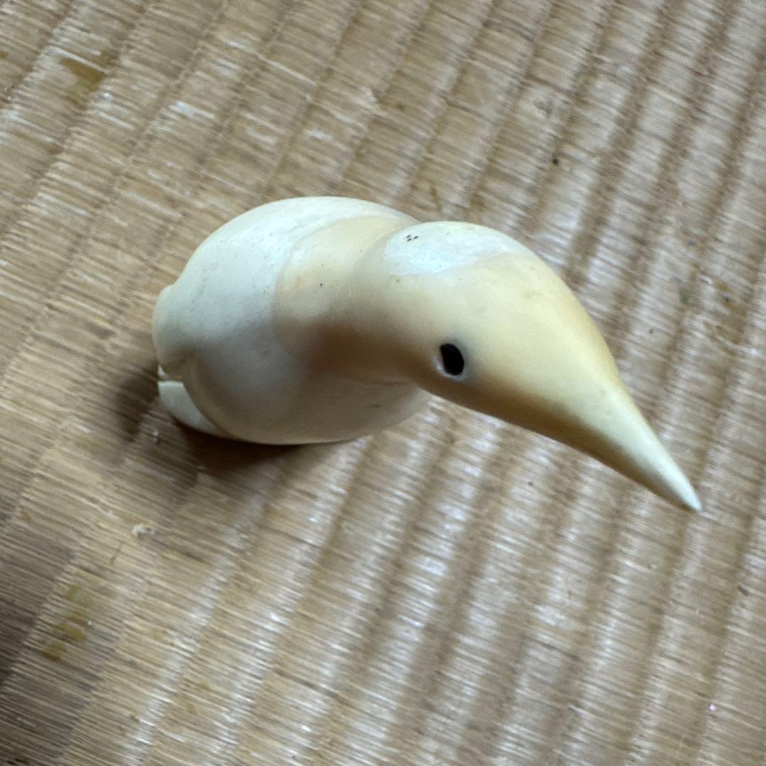 鯨の歯　鳥の彫刻 約15cm