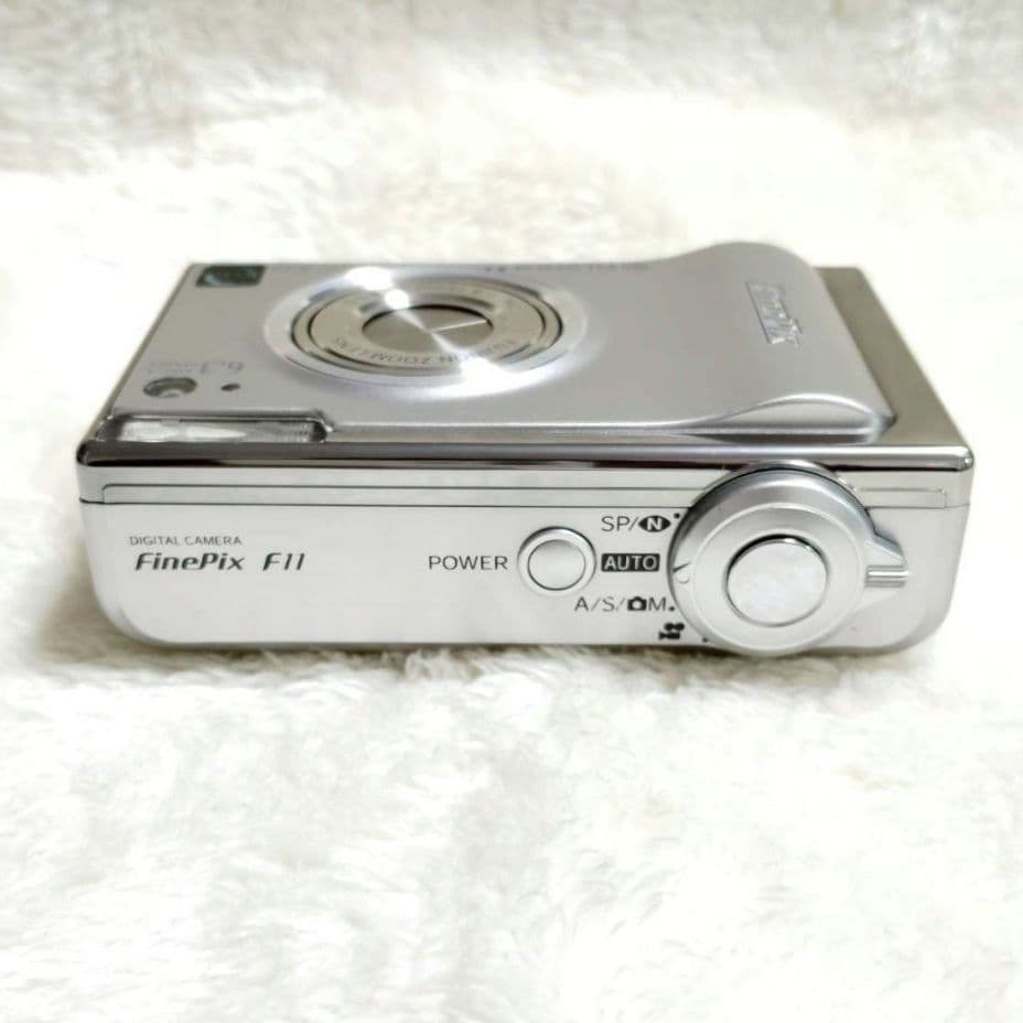 FUJIFILM FinePix F11 シルバー 箱 付属品