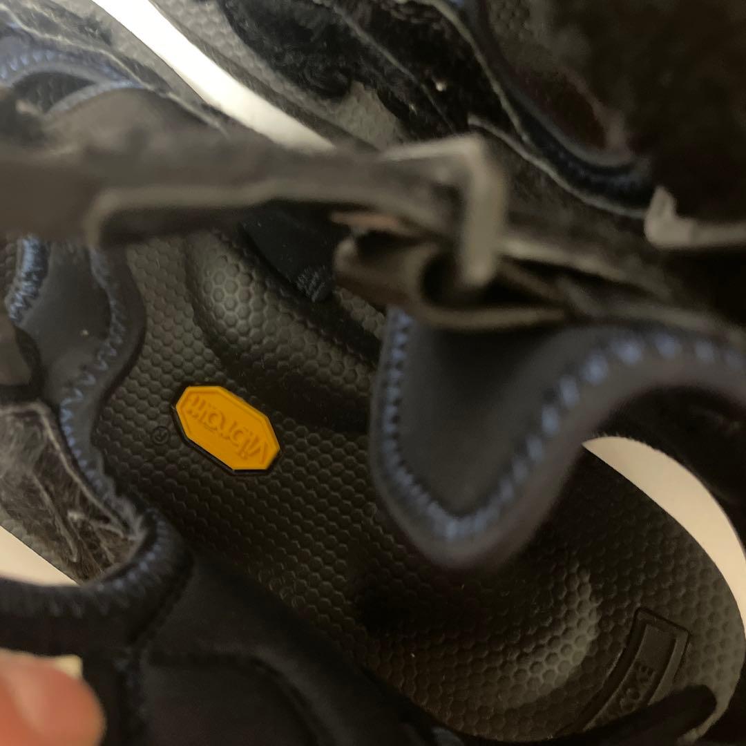 SUICOI’E ファーサンダル