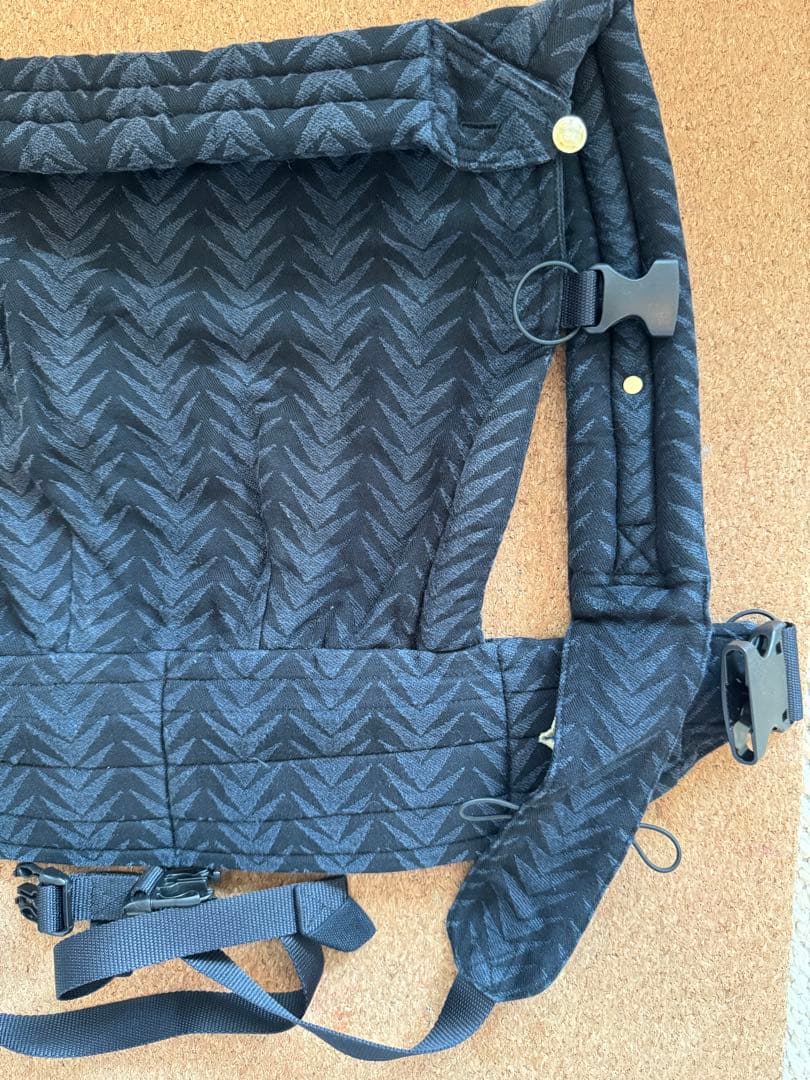 アーティポッペ　ベビーキャリア　抱っこ紐