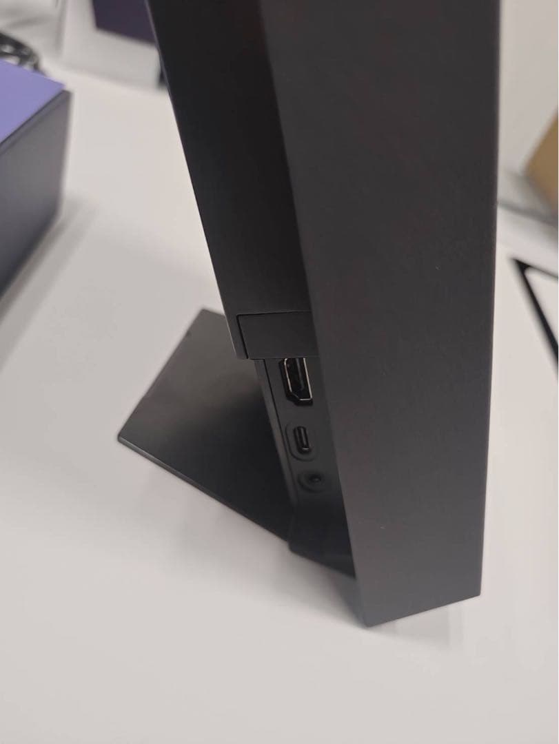 ディスプレイ・モニター本体 Looking glass portrait 3D