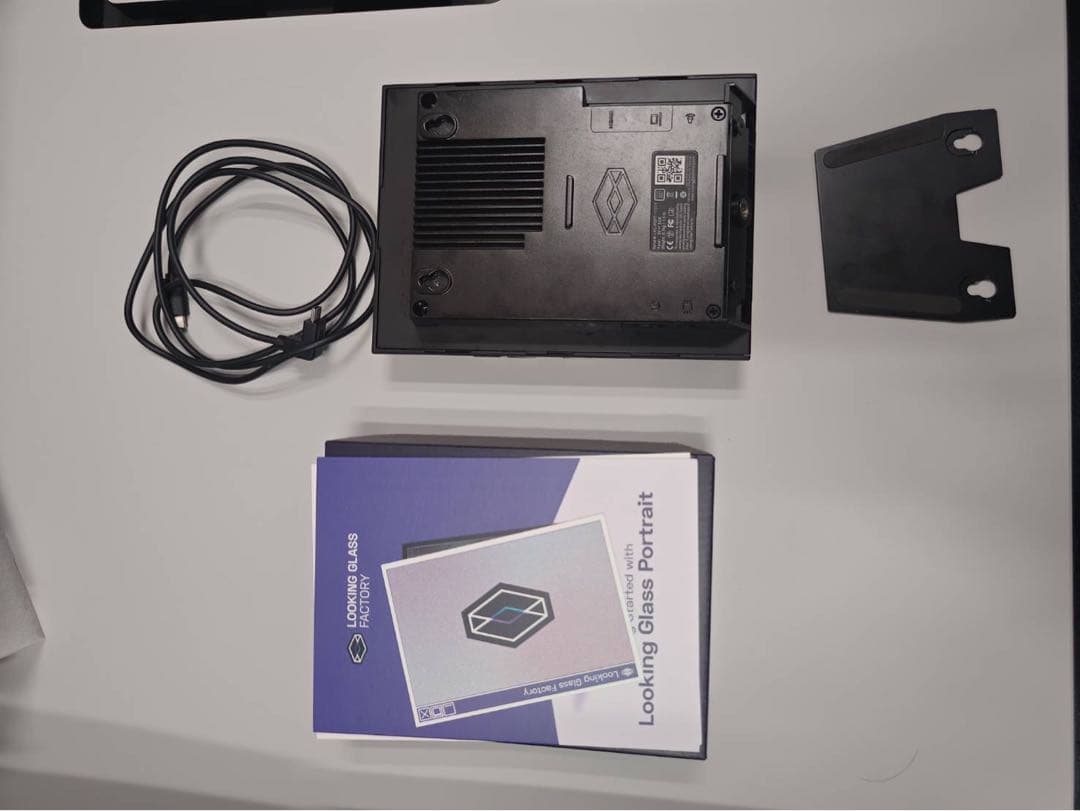 ディスプレイ・モニター本体 Looking glass portrait 3D