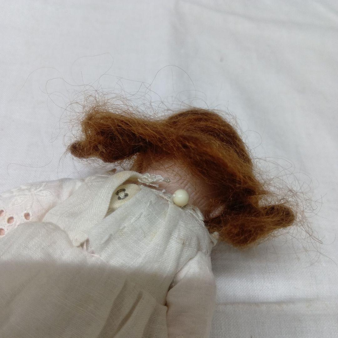 ♥ドイツからやって来た白いドレスがステキなアンティークビスクドール　ミニョネット