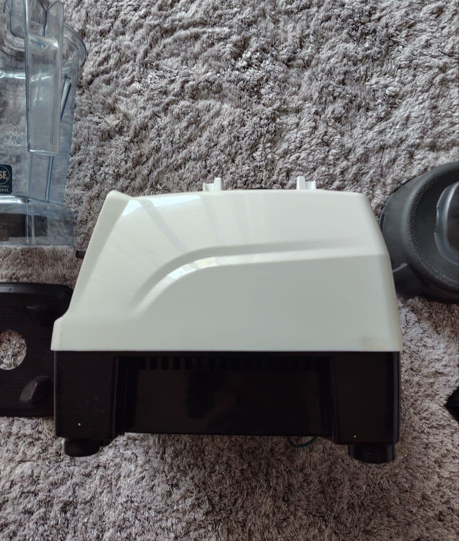 正規店Vitamix VM0202 ブレンダー 本体と付属品　フルーツでのみ使用