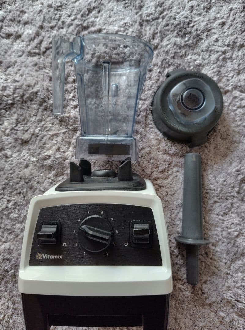 正規店Vitamix VM0202 ブレンダー 本体と付属品　フルーツでのみ使用