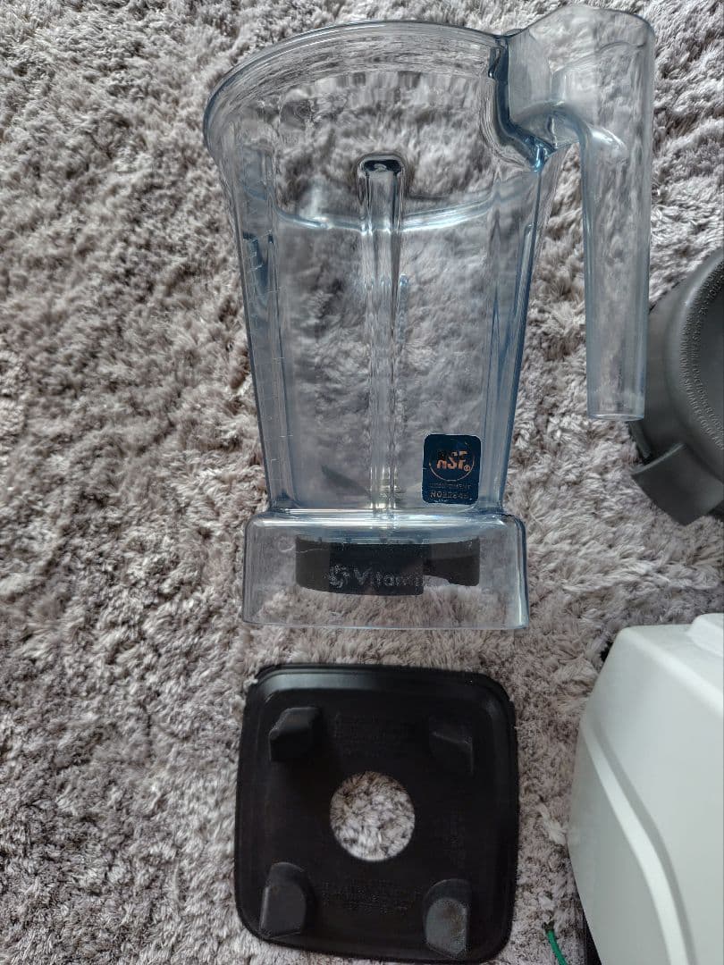 正規店Vitamix VM0202 ブレンダー 本体と付属品　フルーツでのみ使用