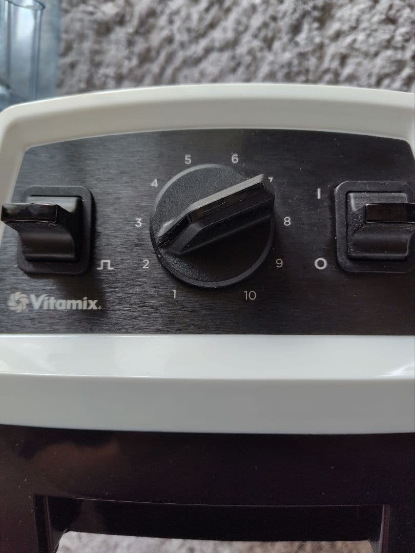 正規店Vitamix VM0202 ブレンダー 本体と付属品　フルーツでのみ使用