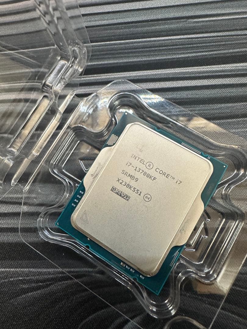 CPU Intel Core i7-13700KF CPU