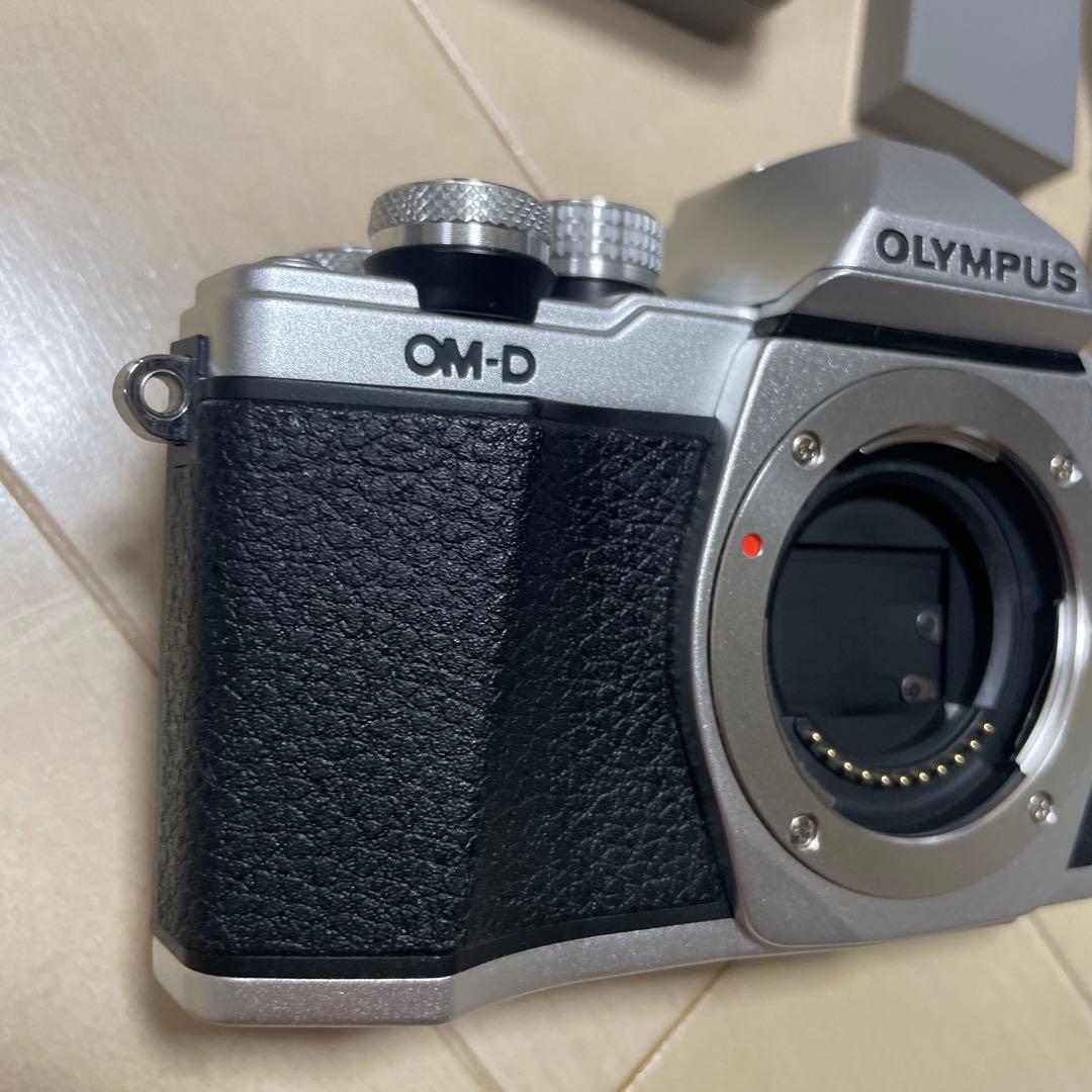 OLYMPUS OM-D E-M10Ⅱ ジャンク品　本体美品