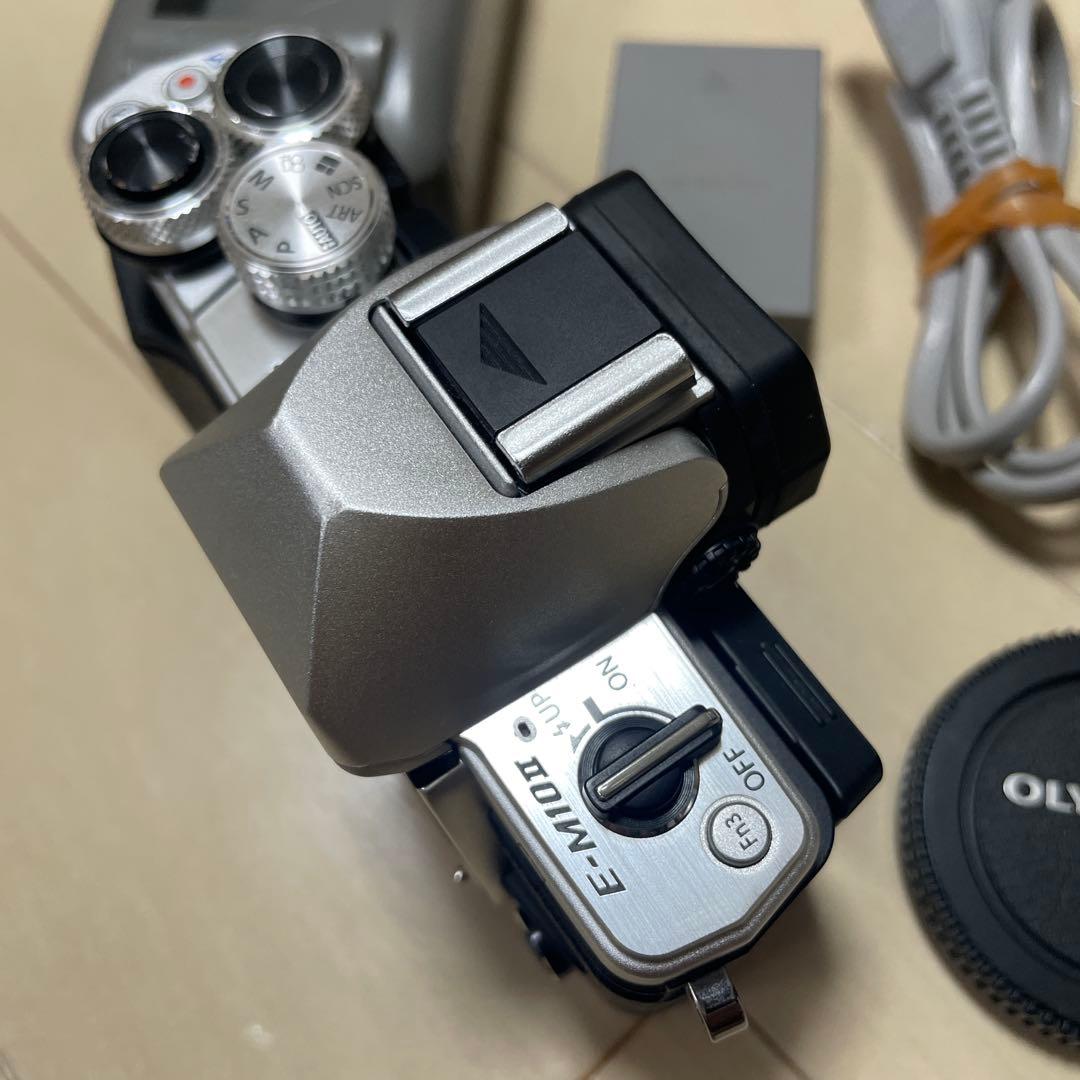 OLYMPUS OM-D E-M10Ⅱ ジャンク品　本体美品