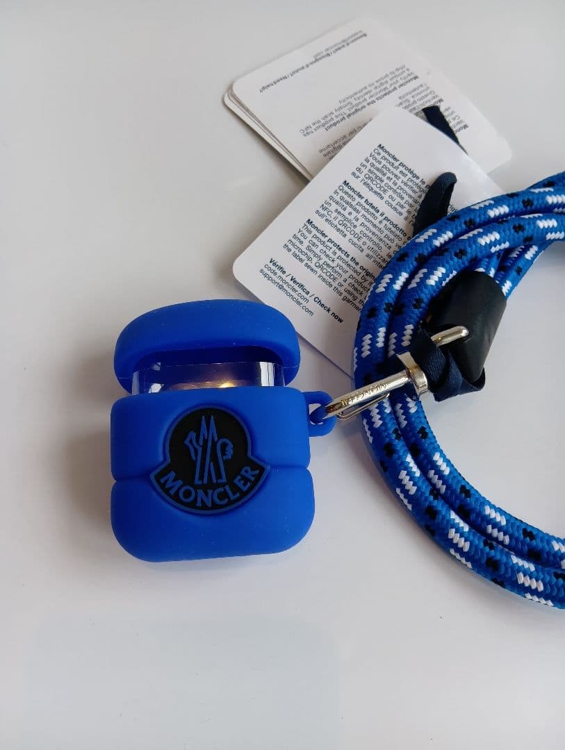 MONCLER Airpods ケース シリコンケース 青 新品 モンクレール