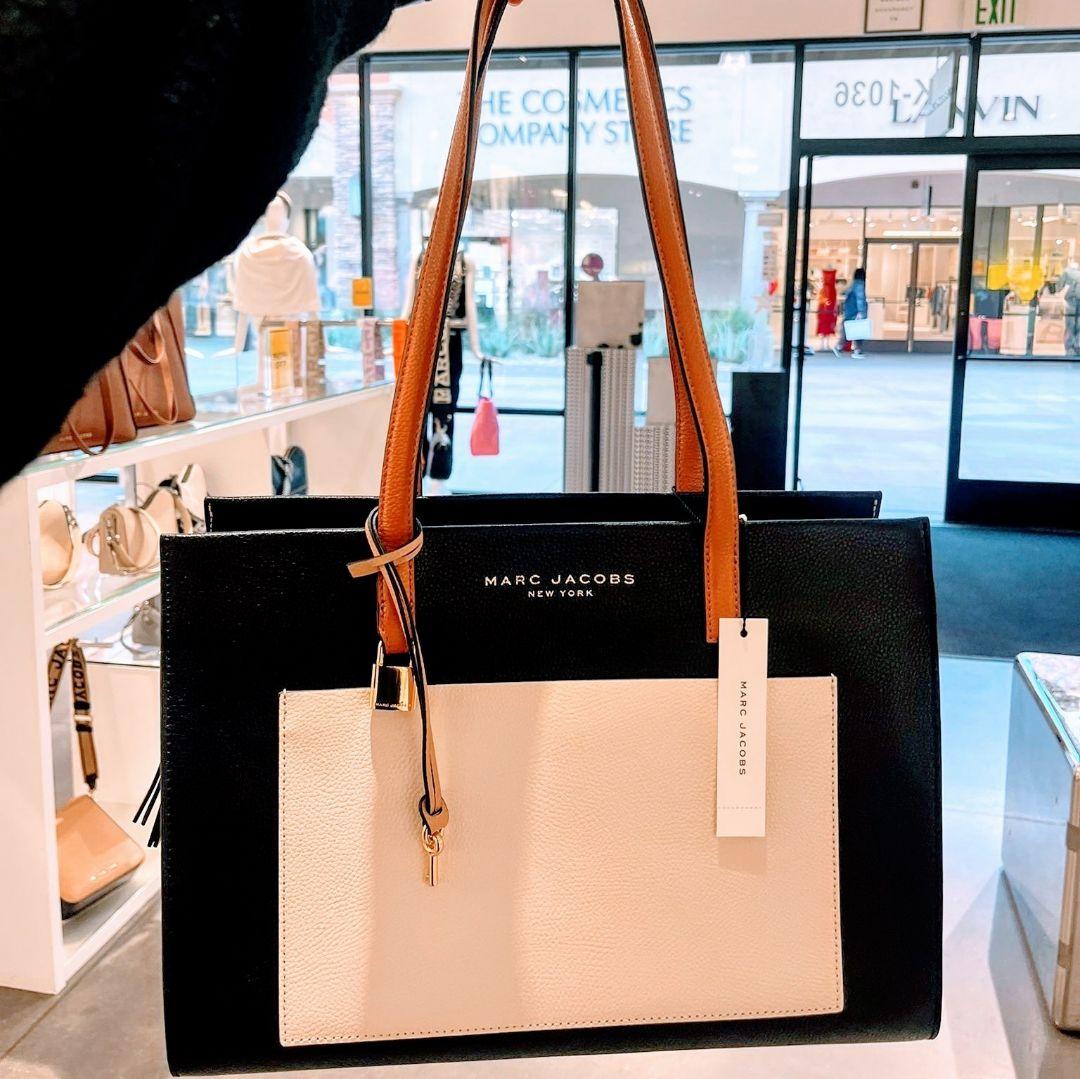 MARC JACOBS ブラック/ホワイトPCケース内蔵 ビジネスバッグ