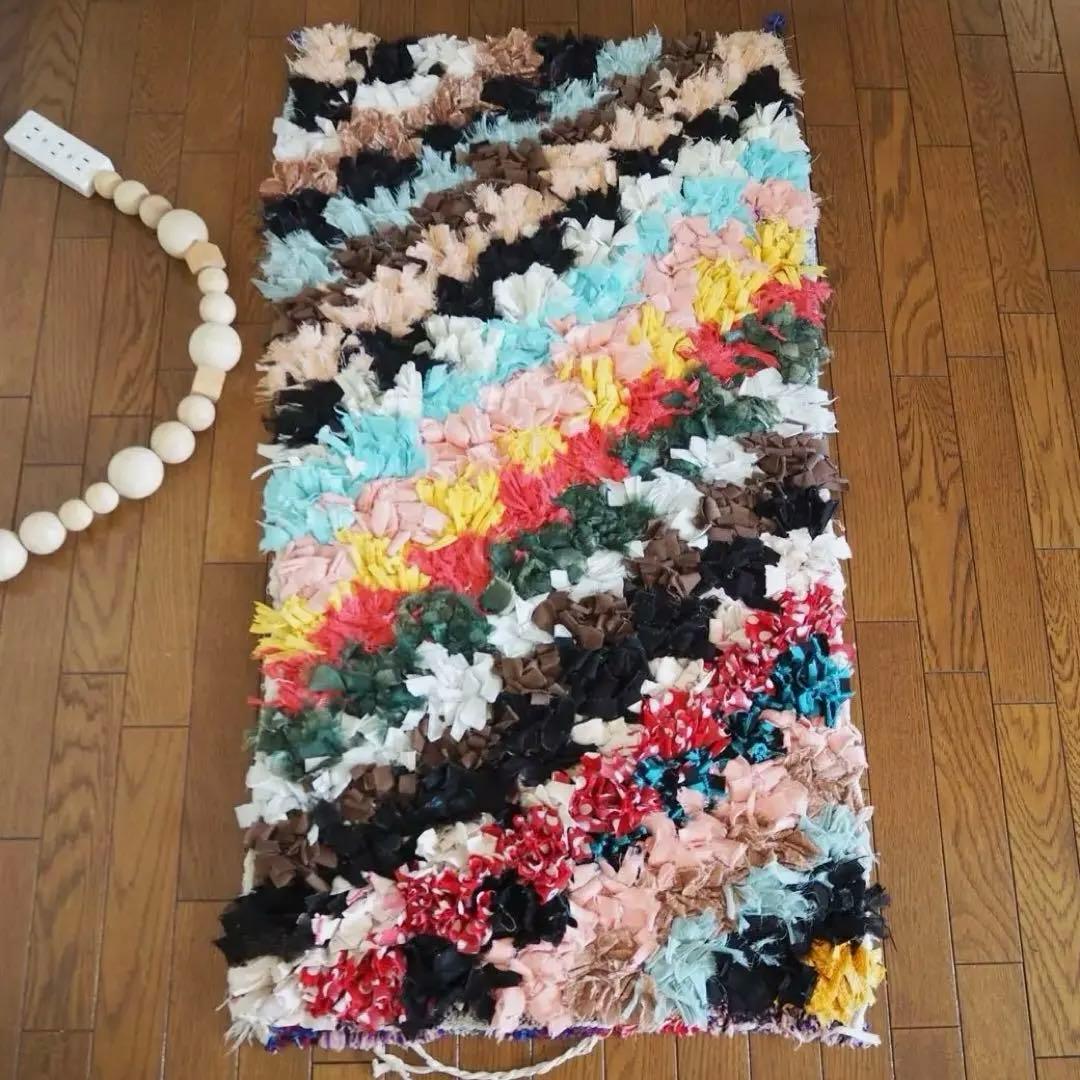 ラグ　絨毯　モロッコ　ハギレ　ボシャルウィット　ビンテージ