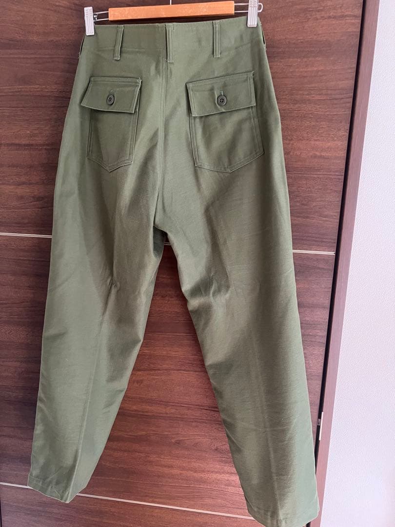 美品 早い者勝ち！ シンゾーン ベイカーパンツ 38 カーキ