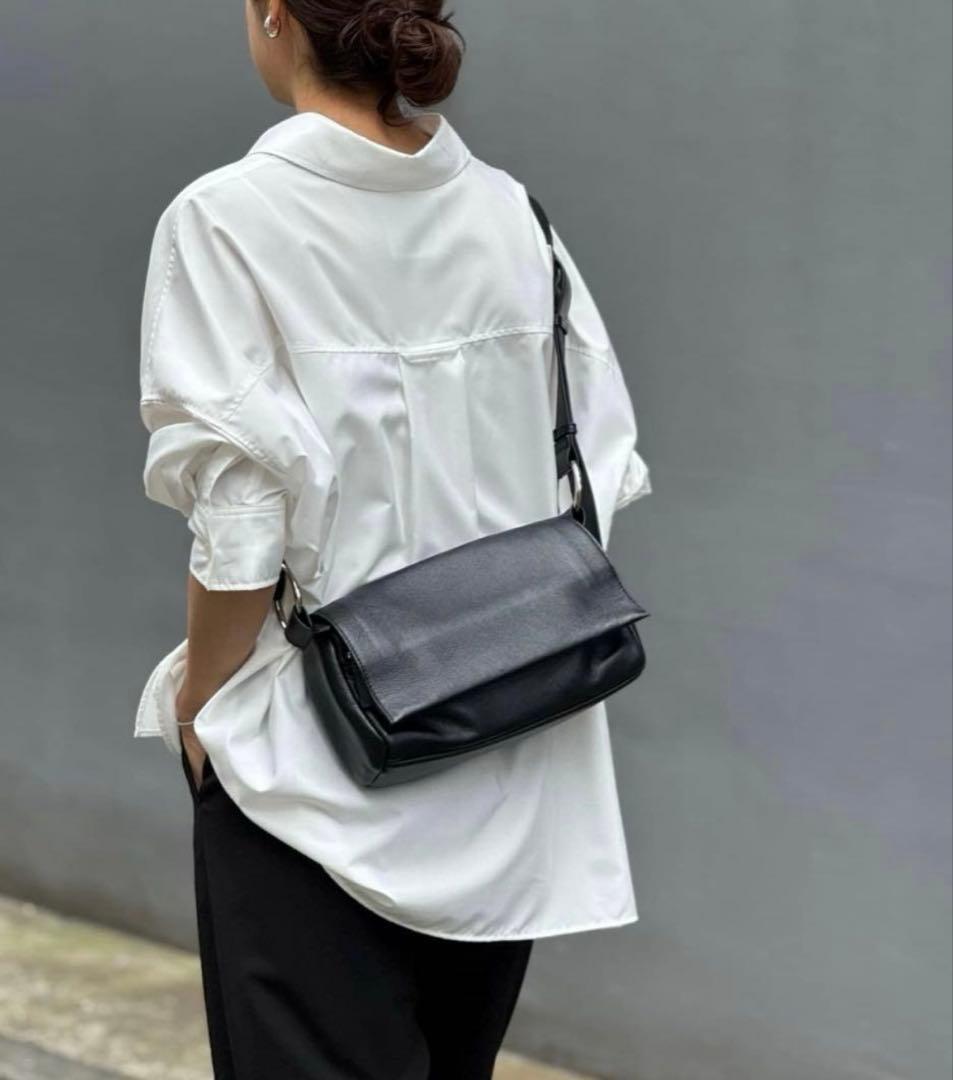 新品レザー ボディバッグ　ショルダーバッグ　黒