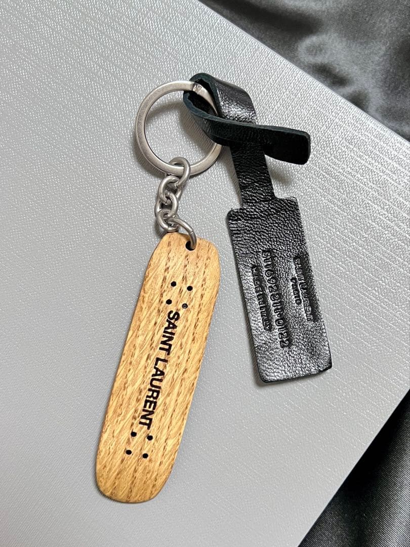 SAINT LAURENT ウッドスケートボードキーホルダー