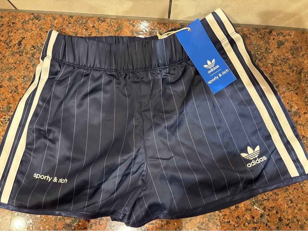adidas sporty&rich ネイビー ショーツ　S size