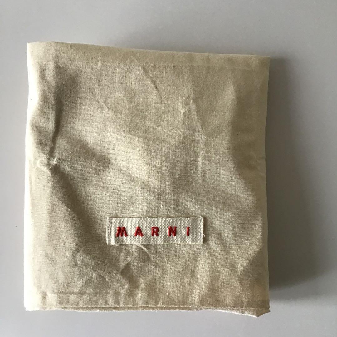 最終価格にお値下げしました！　MARNI(マルニ) クロシェニットハンドバッグ