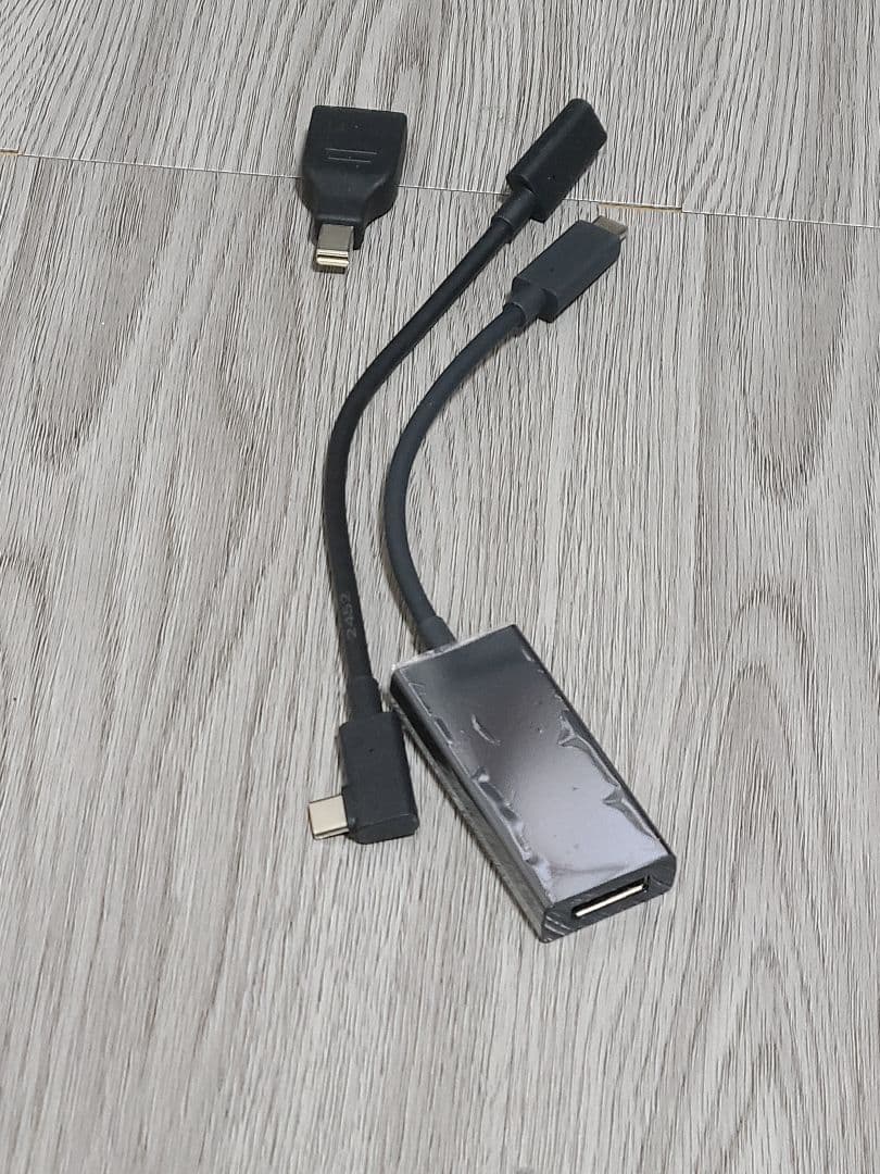 VIVE Focus Vision DP接続ケーブル&フェイシャルトラッカー