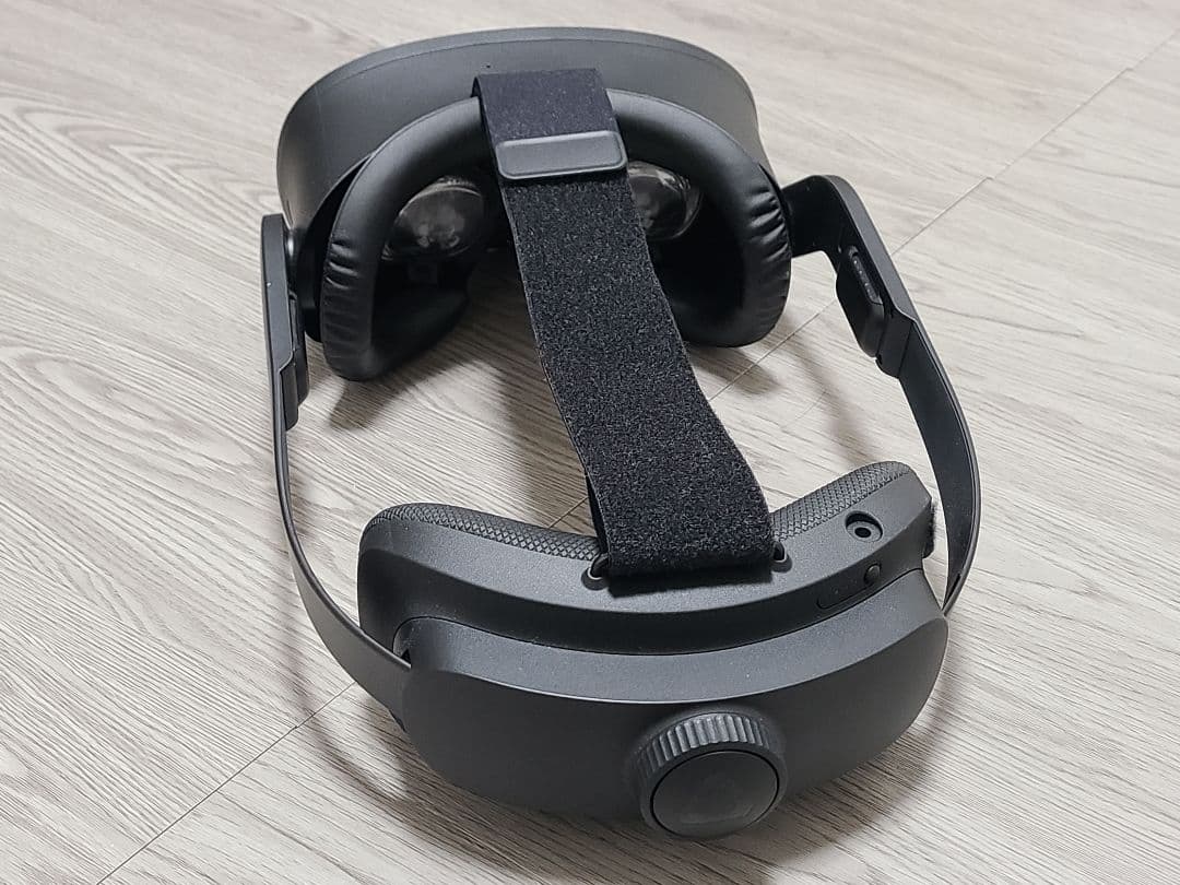 VIVE Focus Vision DP接続ケーブル&フェイシャルトラッカー