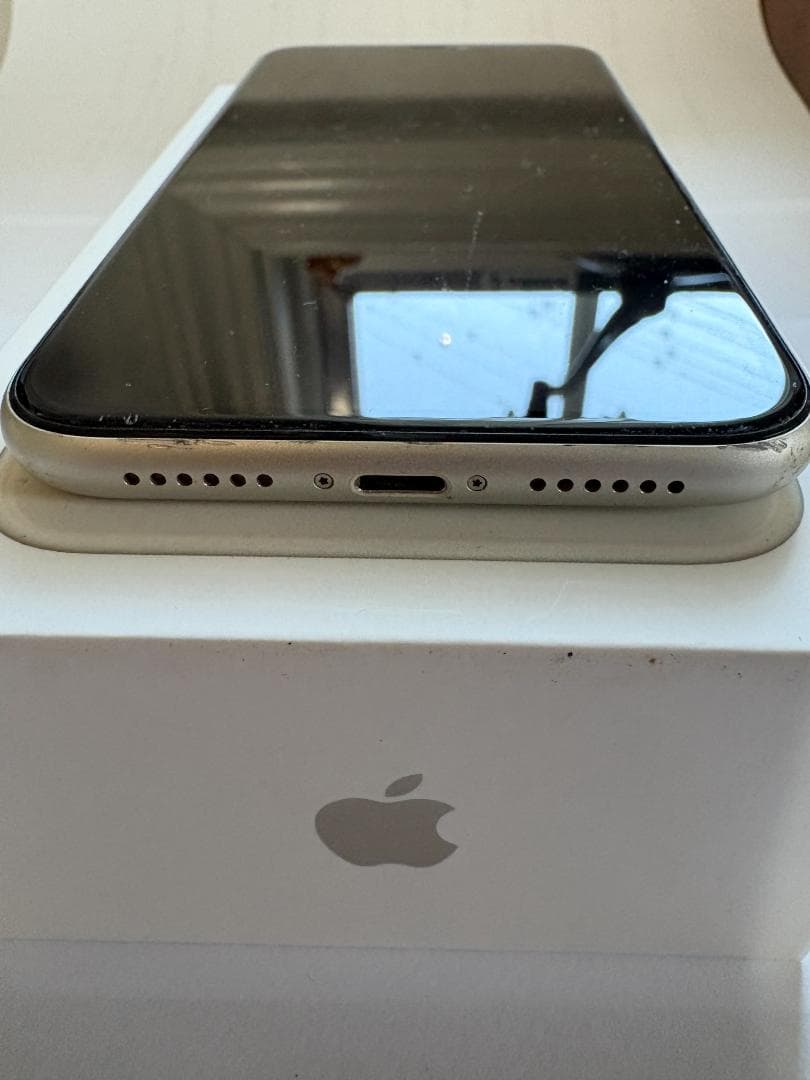 Apple iPhone シルバー