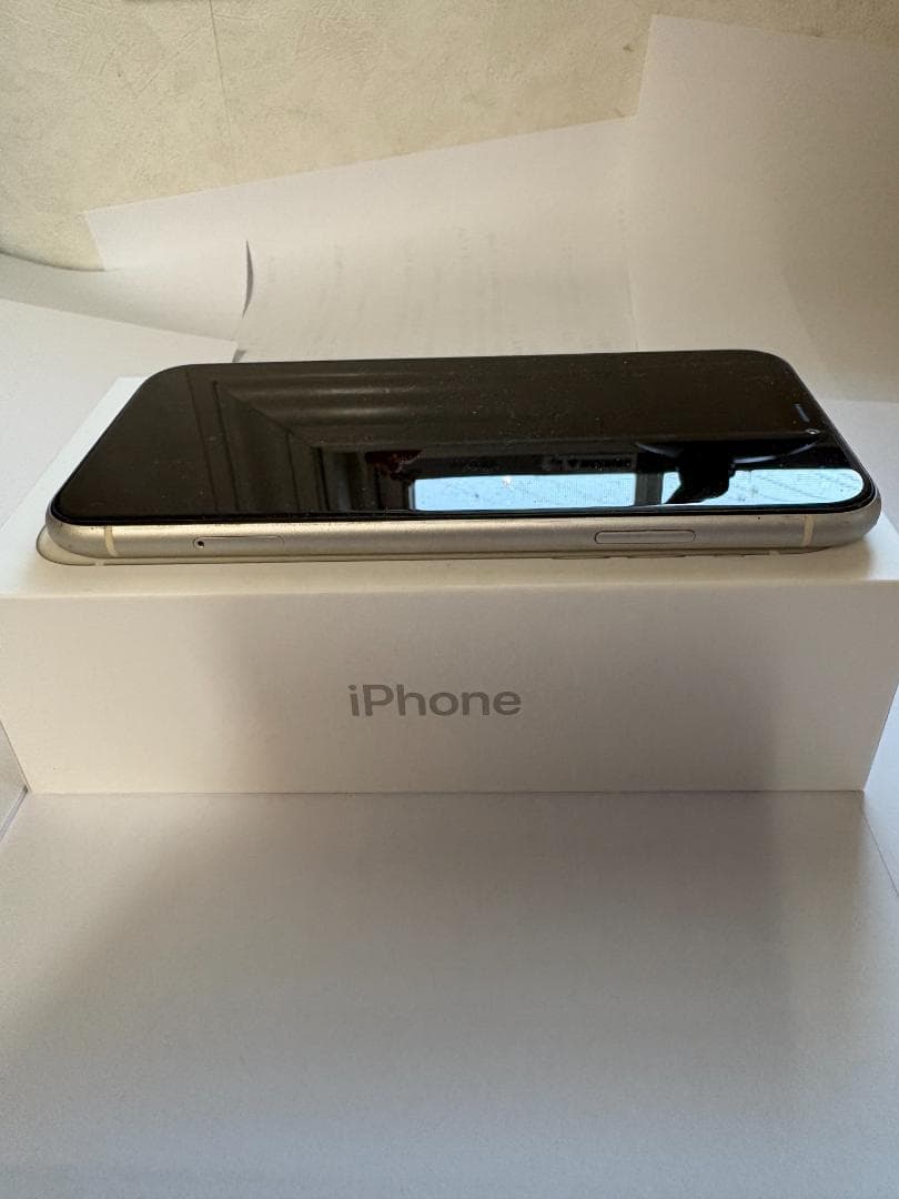 Apple iPhone シルバー