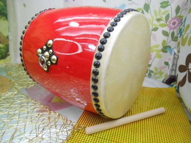 新品未使用(送料無料)19.800円　エイサー大太鼓30cm 撥付き