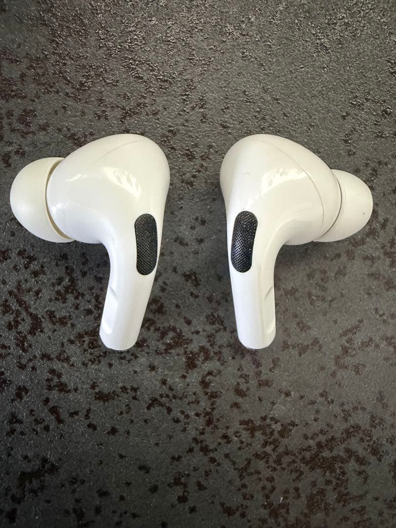 【美品】AirPods Pro 本体+付属品完備+ポケモン イーブイのケース付き