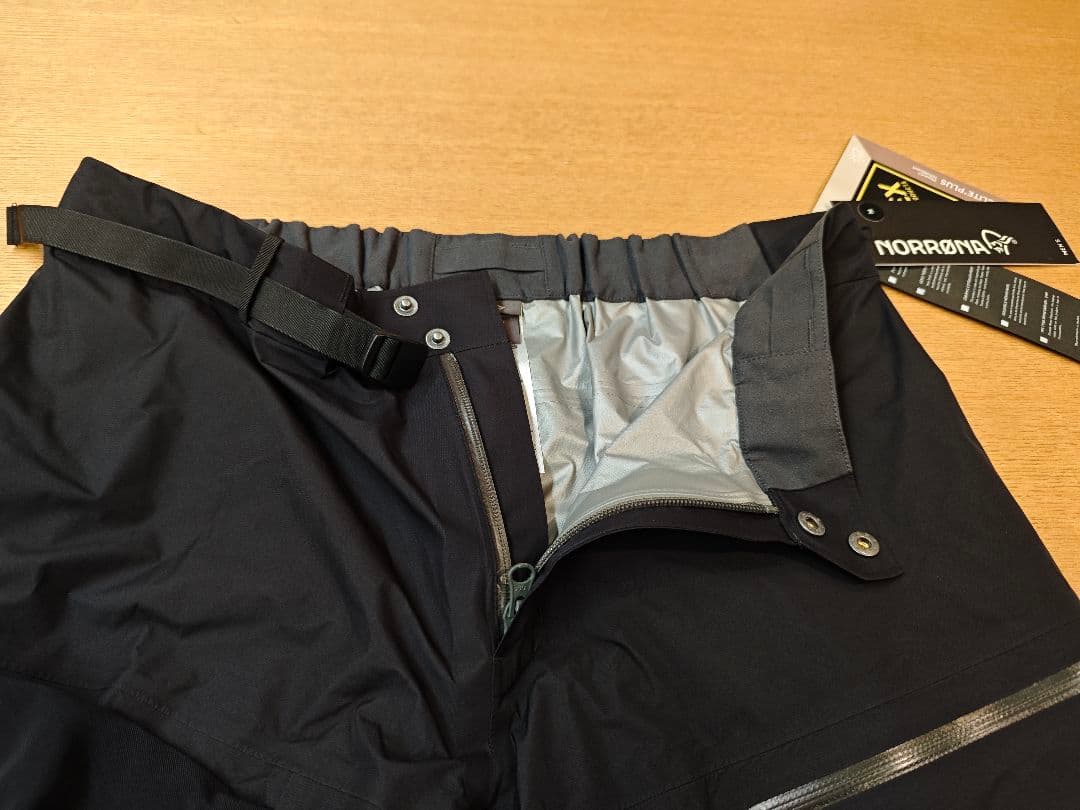 NORRONA ノローナ リンゲンゴアテックスパックライトオーバーパンツ