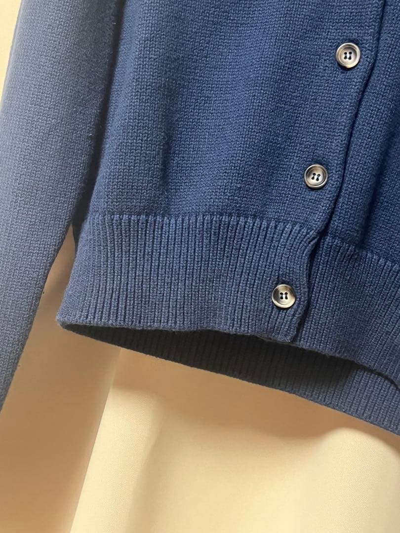 【お値下げ済・美品】herlipto カーディガン ネイビー Vネック 刺繍ロゴ