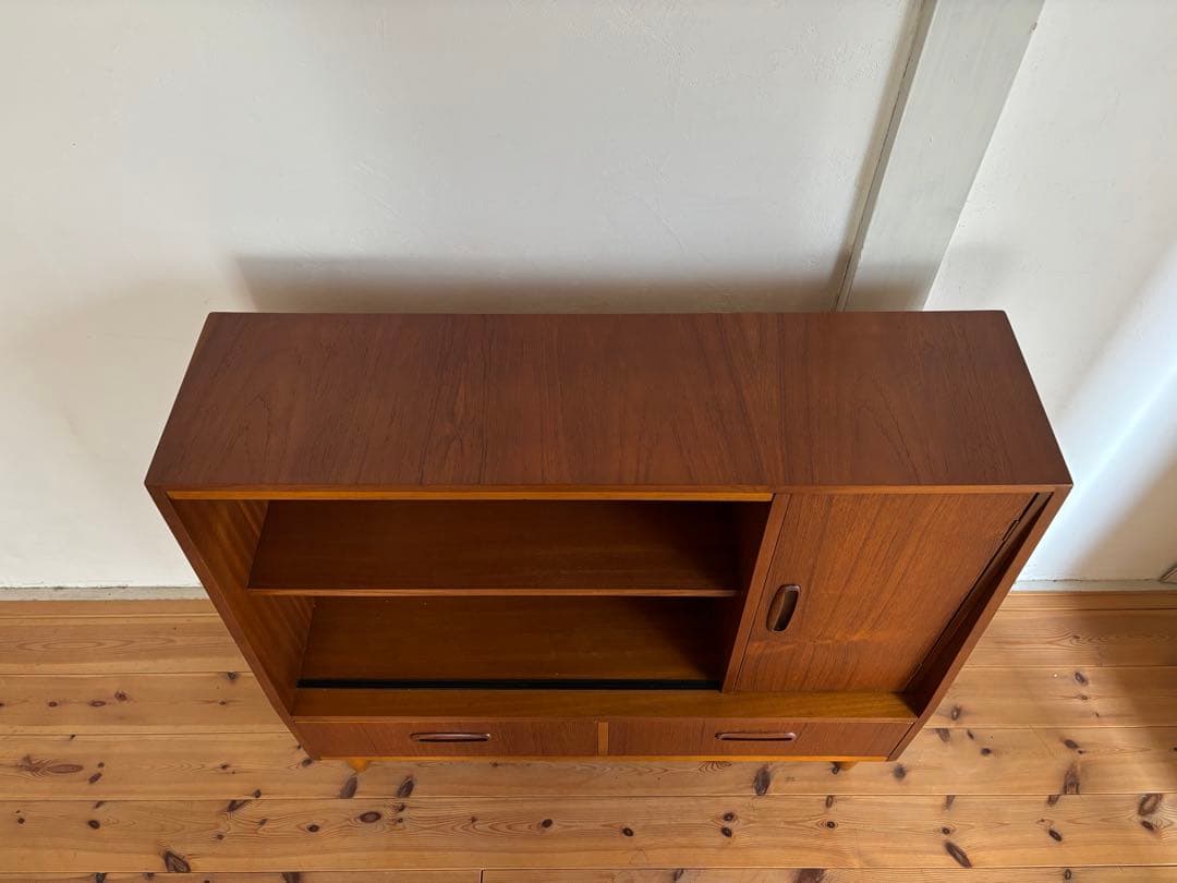 北欧ヴィンテージ　イギリス　ガラスキャビネット