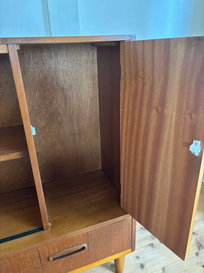 北欧ヴィンテージ　イギリス　ガラスキャビネット