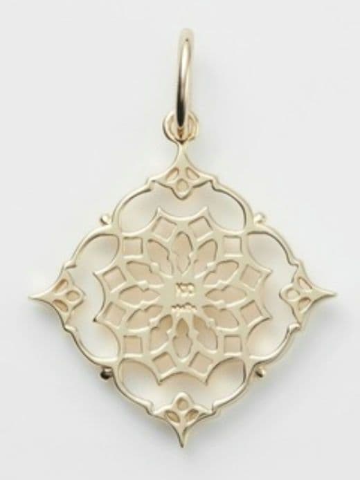 agete【アガット】K10　ダイヤモンド　ネックレス　透かしチャーム