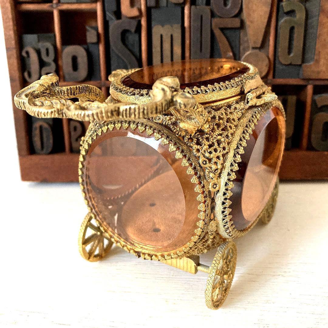 フランスアンティーク☘️オルモル装飾 ベベルガラス 馬車型ジュエリーボックス