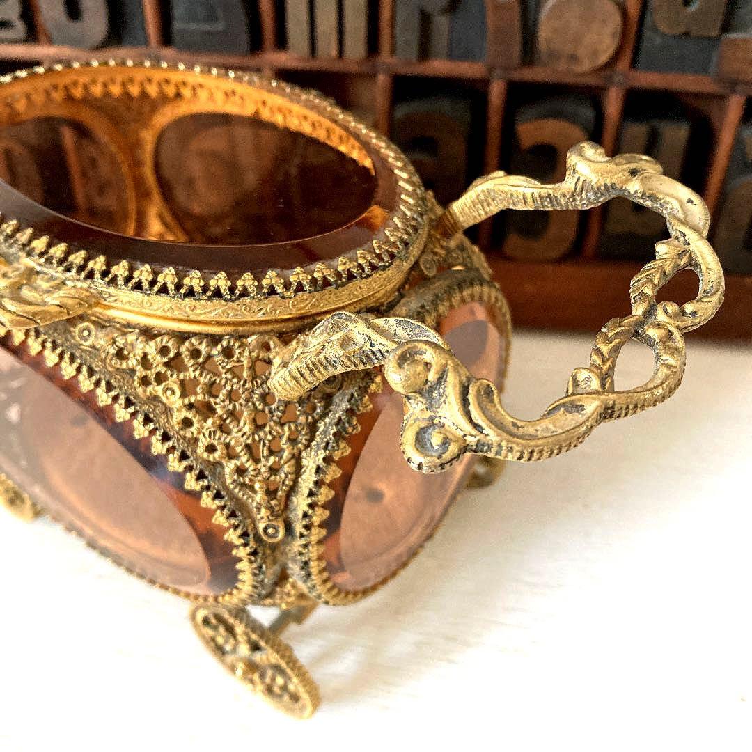 フランスアンティーク☘️オルモル装飾 ベベルガラス 馬車型ジュエリーボックス