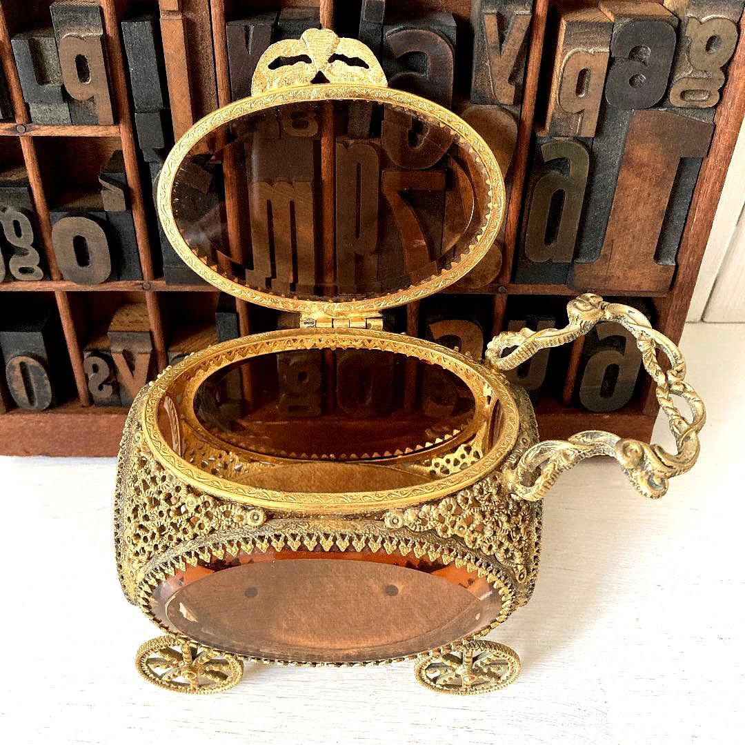 フランスアンティーク☘️オルモル装飾 ベベルガラス 馬車型ジュエリーボックス