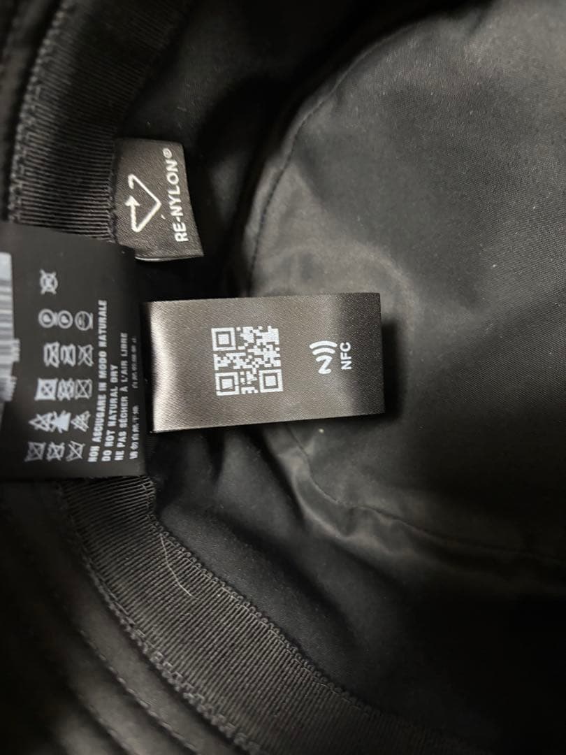 s*n様 確実正規品PRADA ブラック バケットハット XL