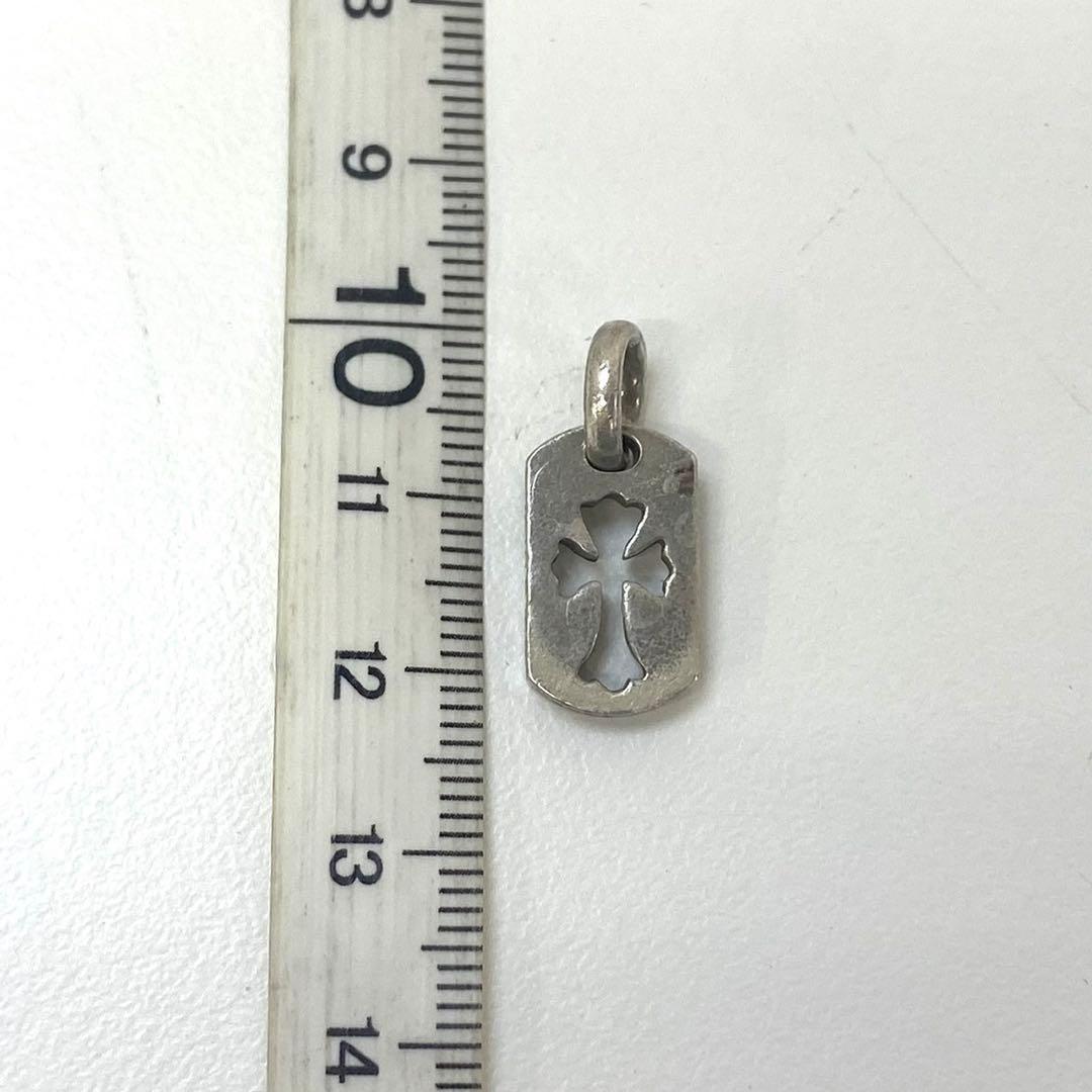 クロムハーツ タイニー カットアウトクロス ドッグタグチャーム