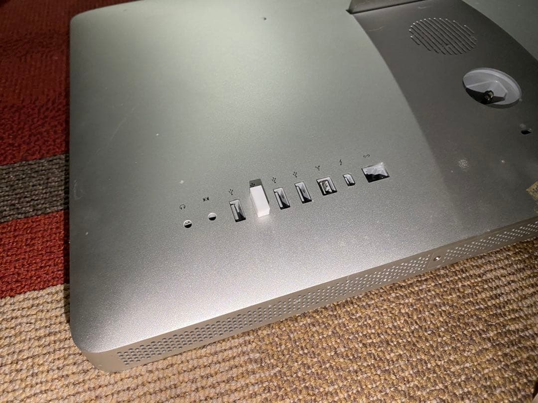 ⑤ iMac 21.5インチ　Mid 2011 ジャンク品