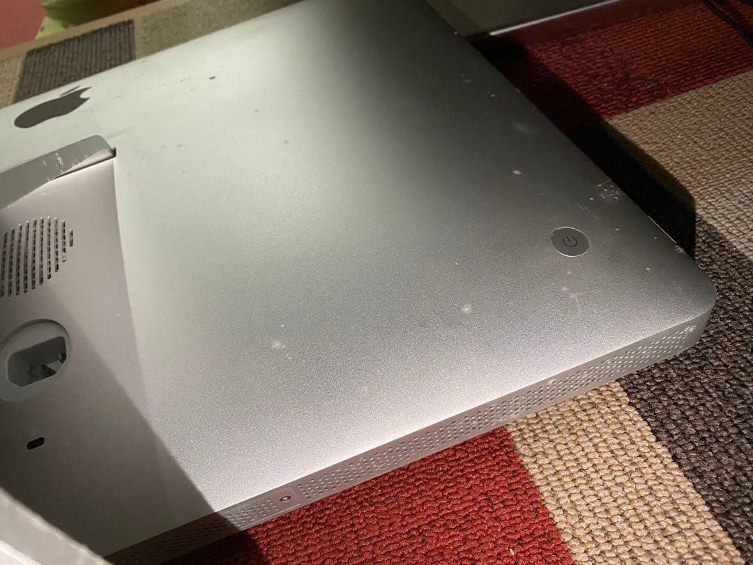 ⑤ iMac 21.5インチ　Mid 2011 ジャンク品