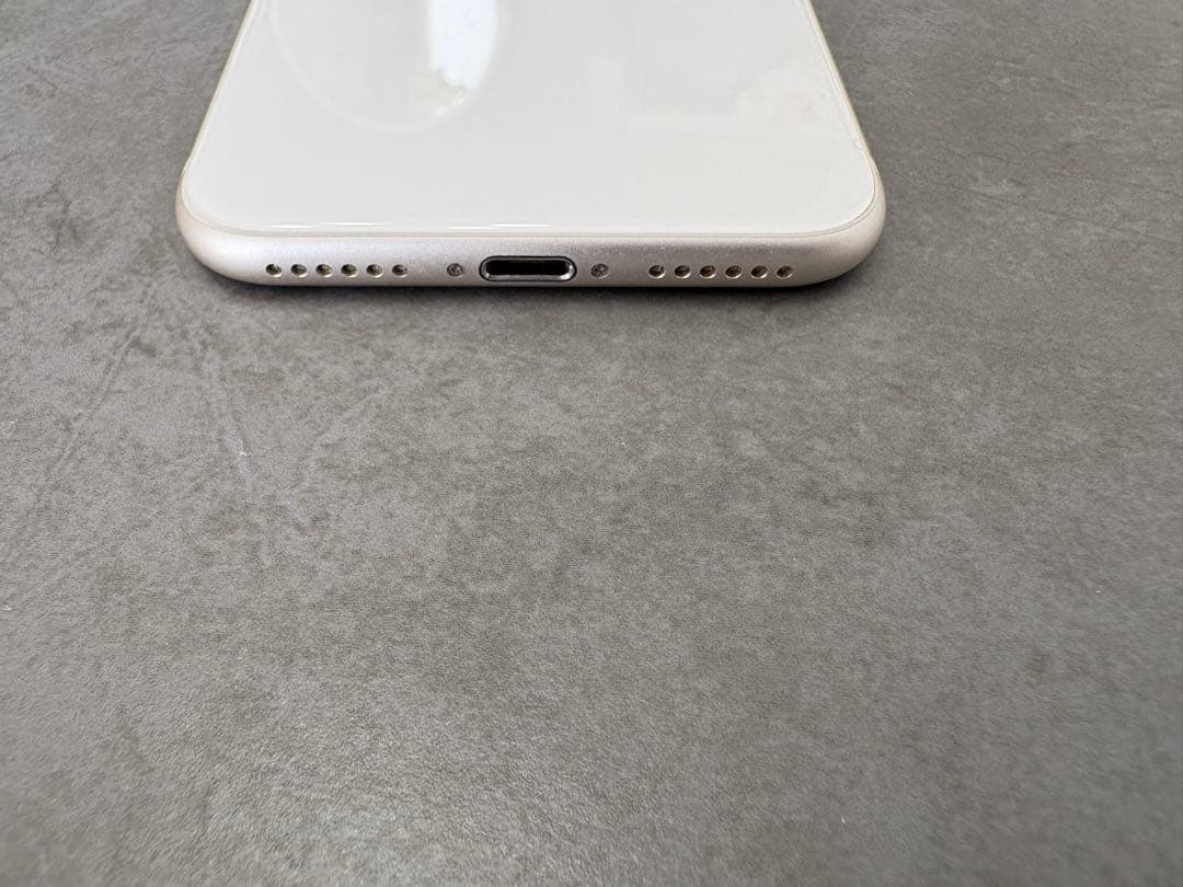 iPhone SE3 128GB SIMフリー スターライト　白　付属品付