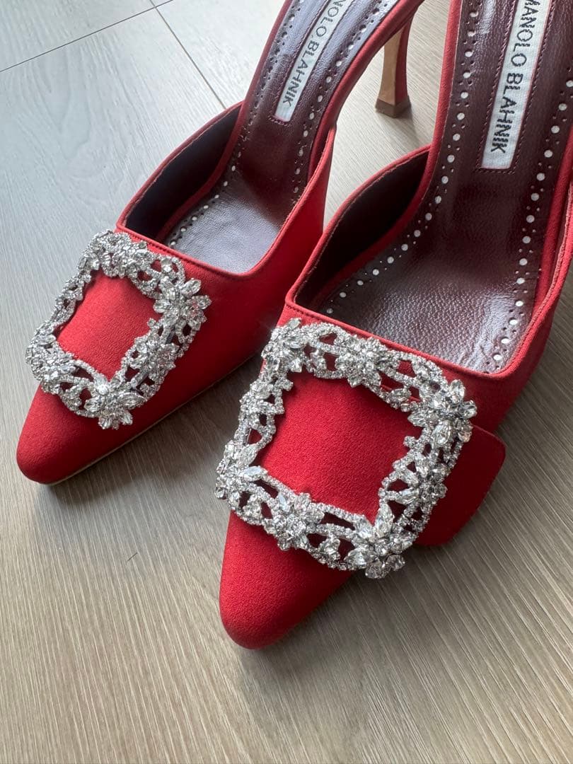 マノロブラニク　メイセールジュエル　37